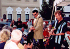 Kenny James as Buddy Holly with the StingRays
